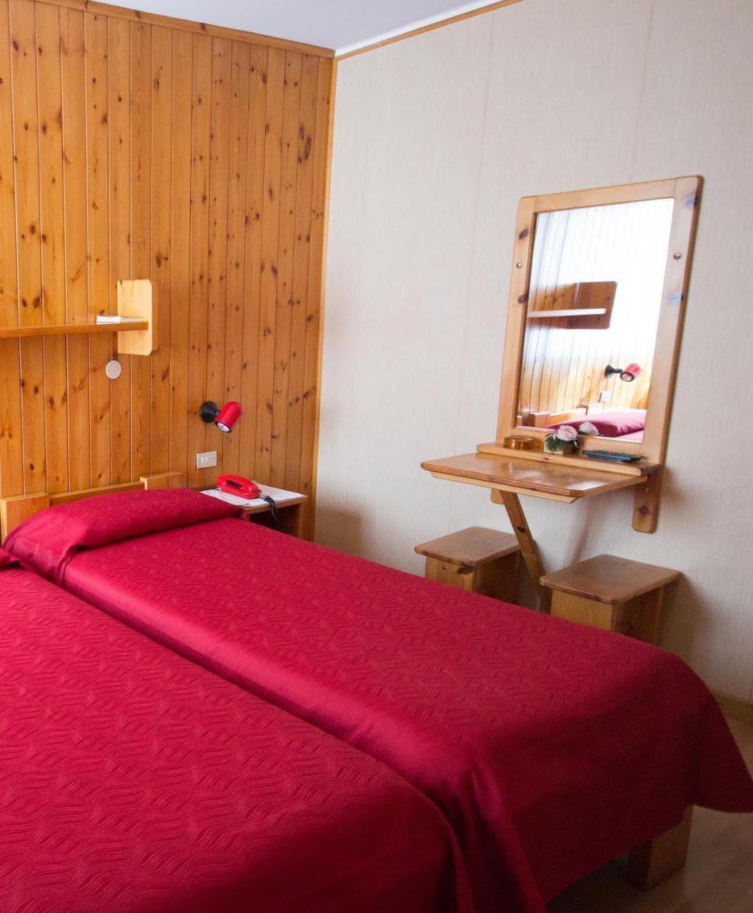 Meuble Albergo Dante Bormio Luaran gambar