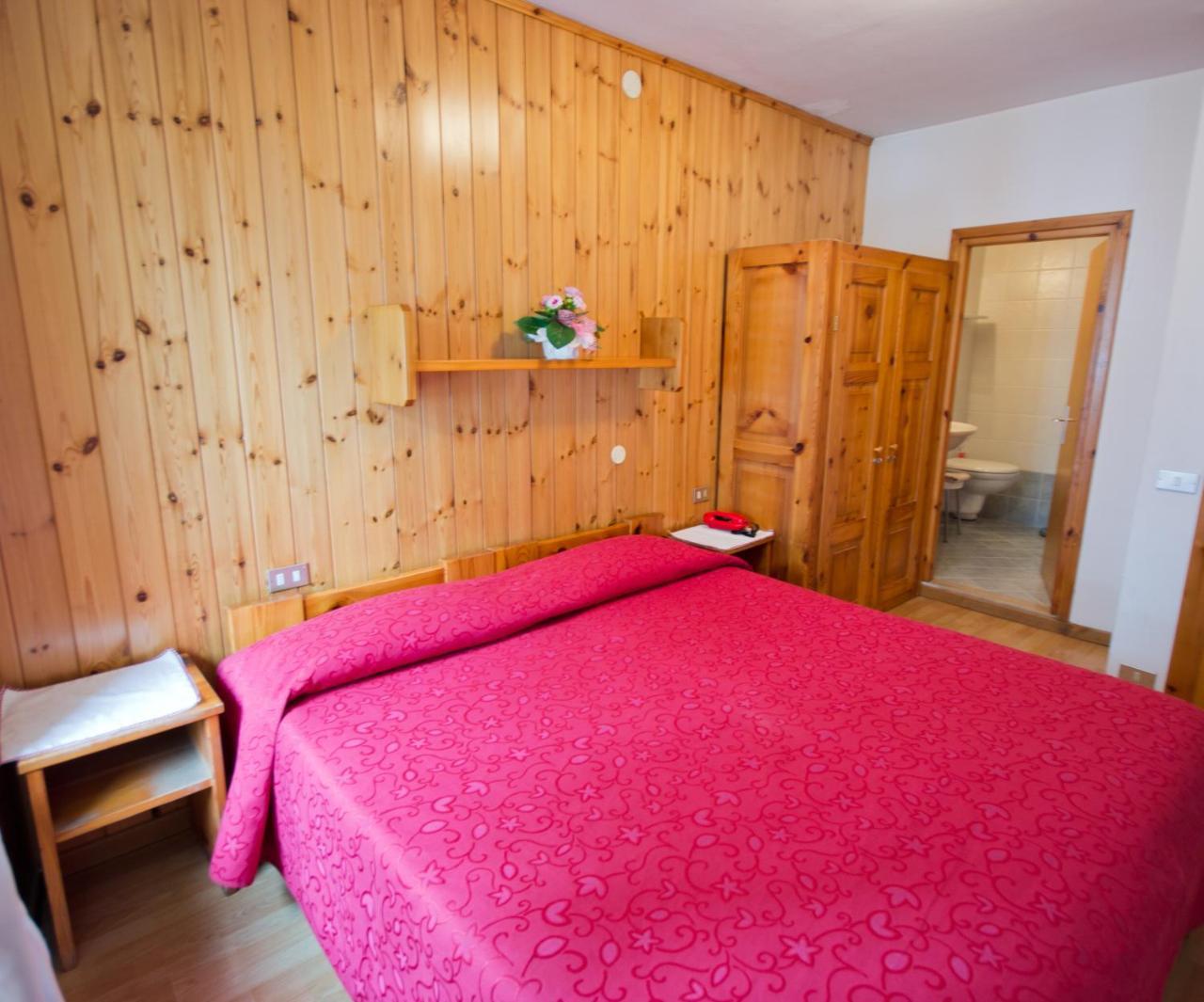 Meuble Albergo Dante Bormio Luaran gambar